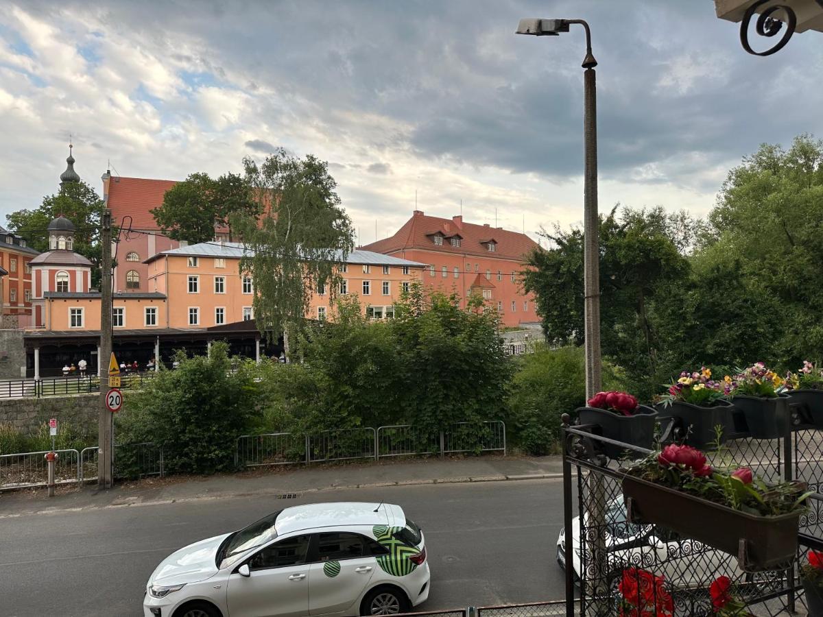 Apartament Przy Cieplickich Tezniach Jelenia Góra Exterior foto